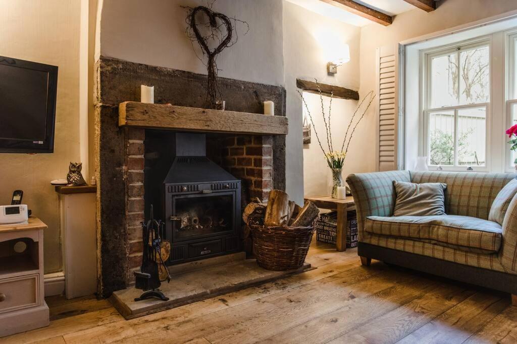 1800 Period Grade 2 Listed Cottage Addingham Zewnętrze zdjęcie